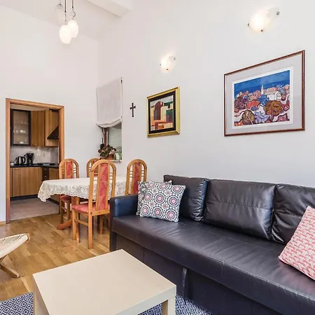 Apartament Lovely In With Wifi Opatija