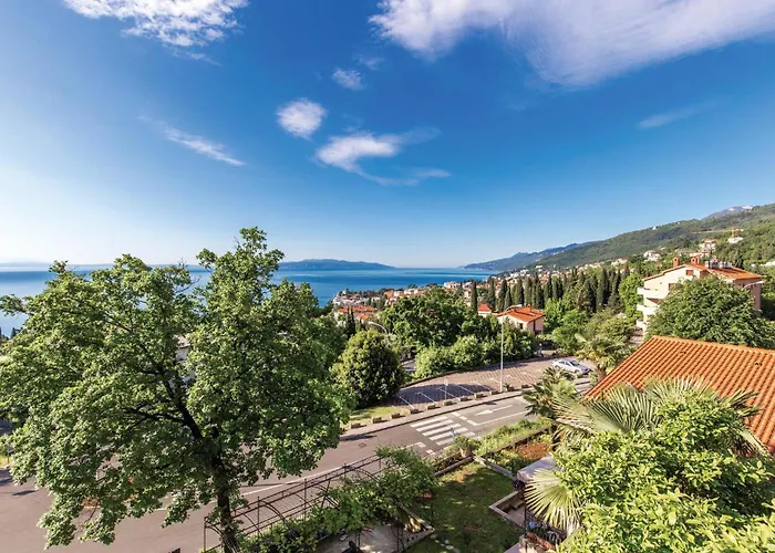 Апартаменти Lovely In With Wifi